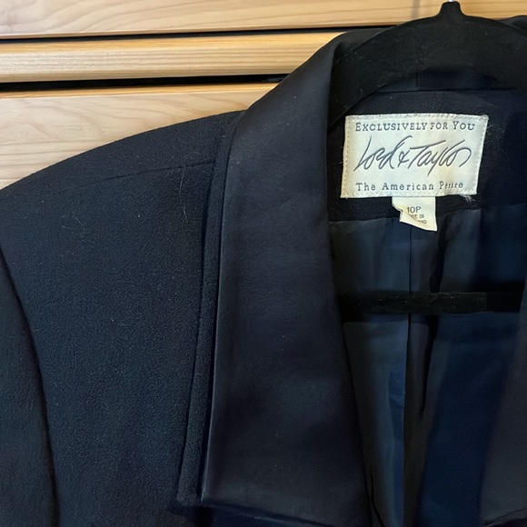 Vintage Lord and Taylor 100 percent wool blazer - Picture 2 of 6